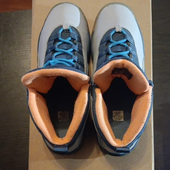 Jordan 10 Retro (2014) Bobcats Mens 6.5Y Womens 8 EUC - Picture 6 of 9